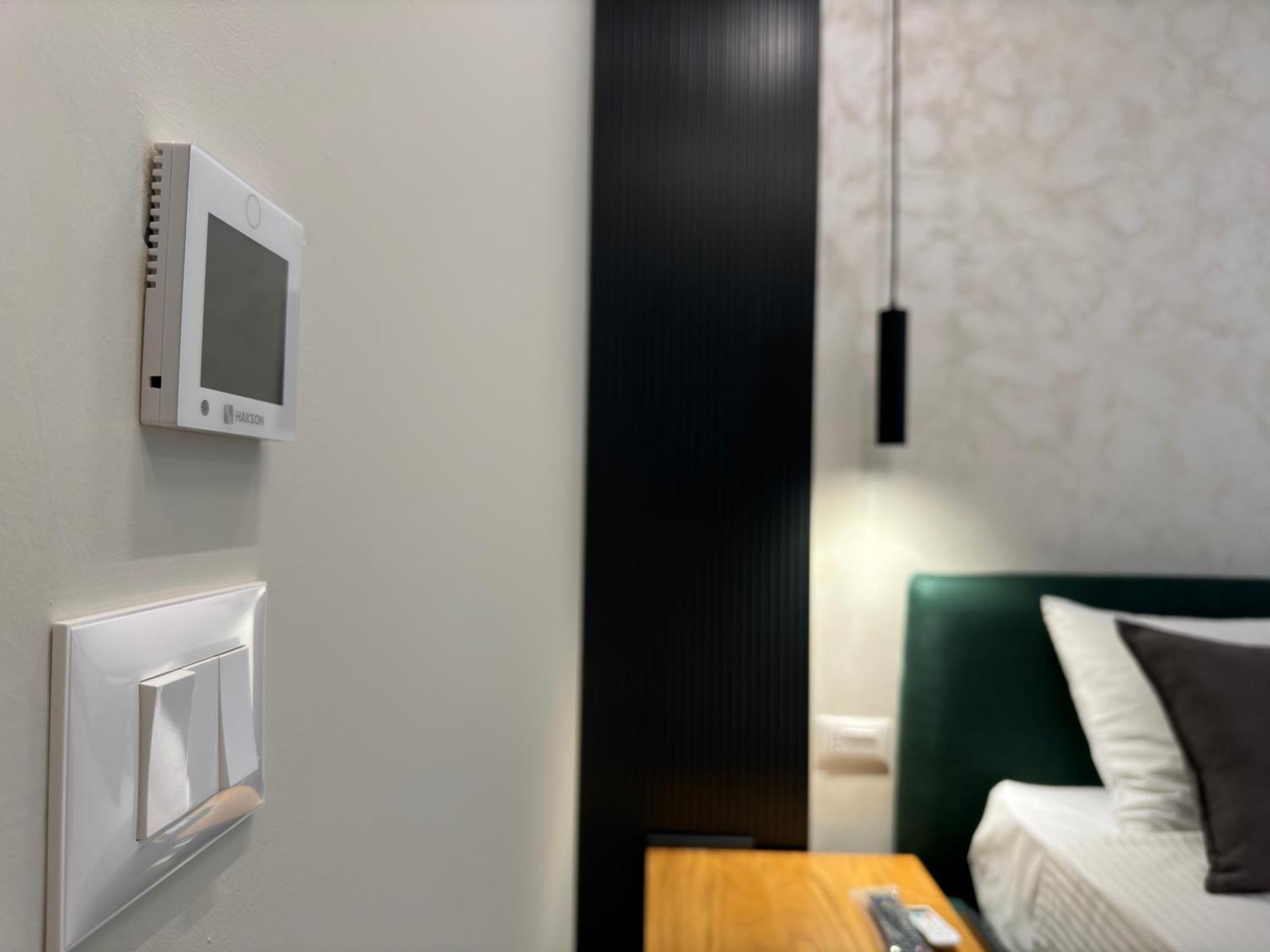 Twins Hotel Vlorë Екстериор снимка