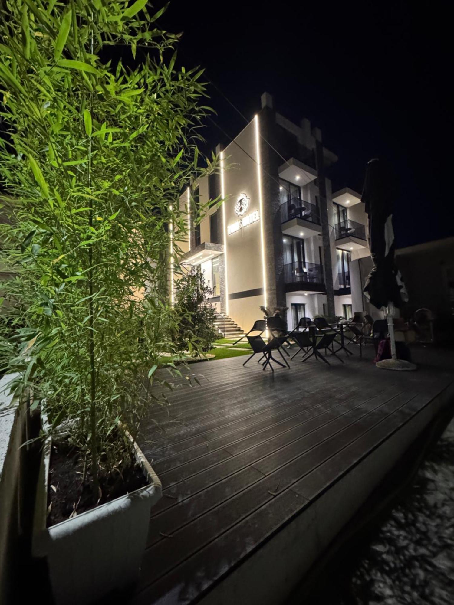 Twins Hotel Vlorë Екстериор снимка